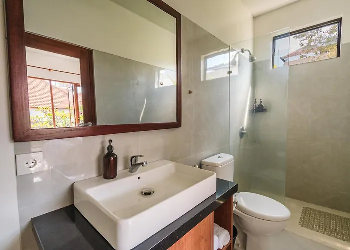 Susan 6 Bedroom - 5 Mins To Cafes And Shops In