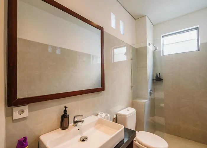 Villa Susan 6 Bedroom - 5 Mins To Cafes And Shops In